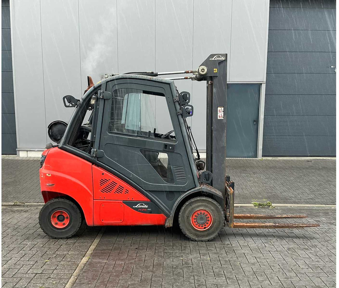 2013 LINDE H25T - 02/600 FORKLIFT - Empilhador: foto 4 2013 LINDE H25T - 02/600 FORKLIFT - Empilhador: foto 4
