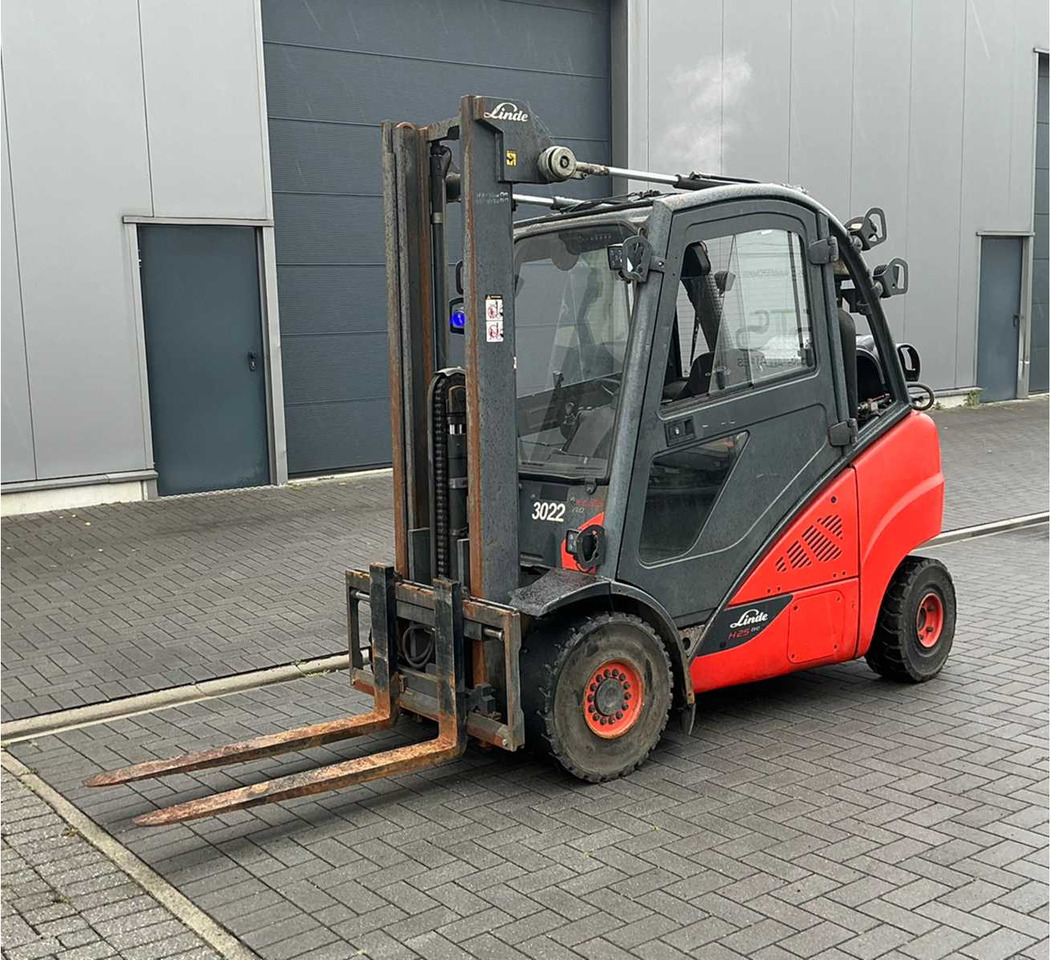 2013 LINDE H25T - 02/600 FORKLIFT - Empilhador: foto 1 2013 LINDE H25T - 02/600 FORKLIFT - Empilhador: foto 1