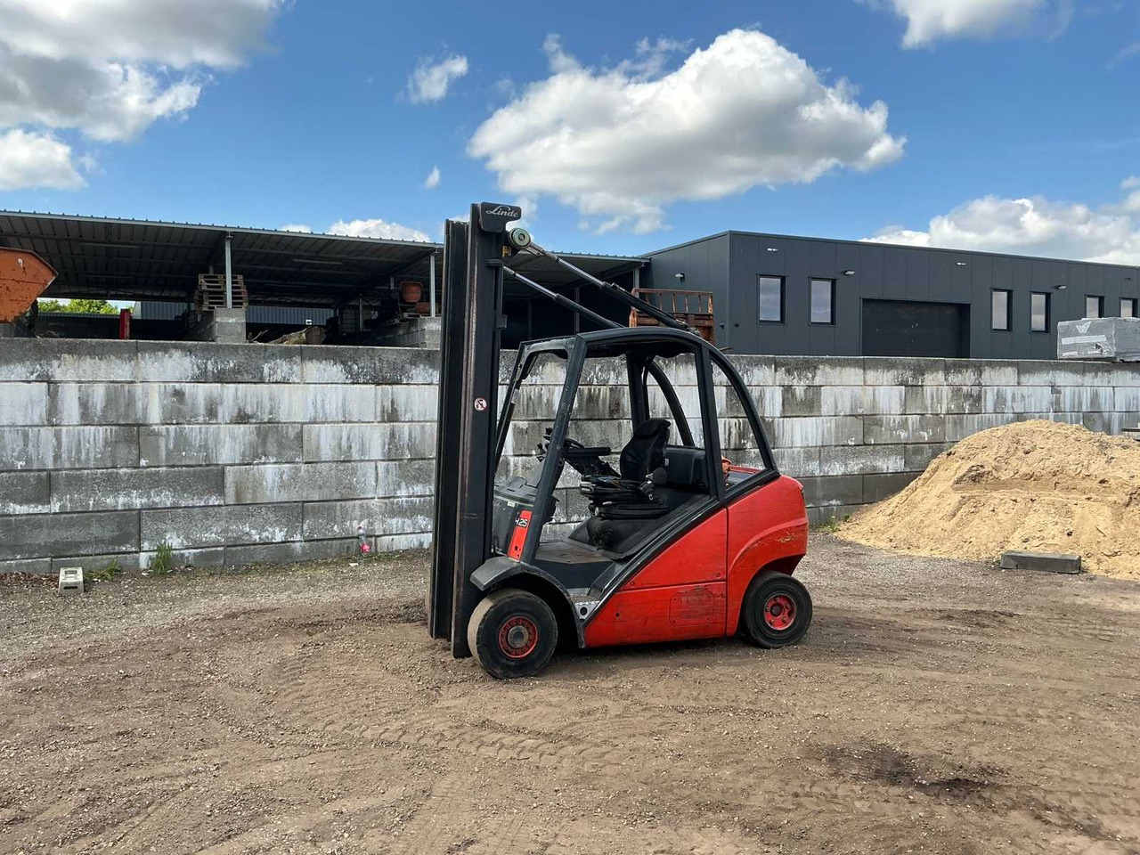 2013 LINDE H25T FORKLIFT TRUCK - Empilhador: foto 1 2013 LINDE H25T FORKLIFT TRUCK - Empilhador: foto 1