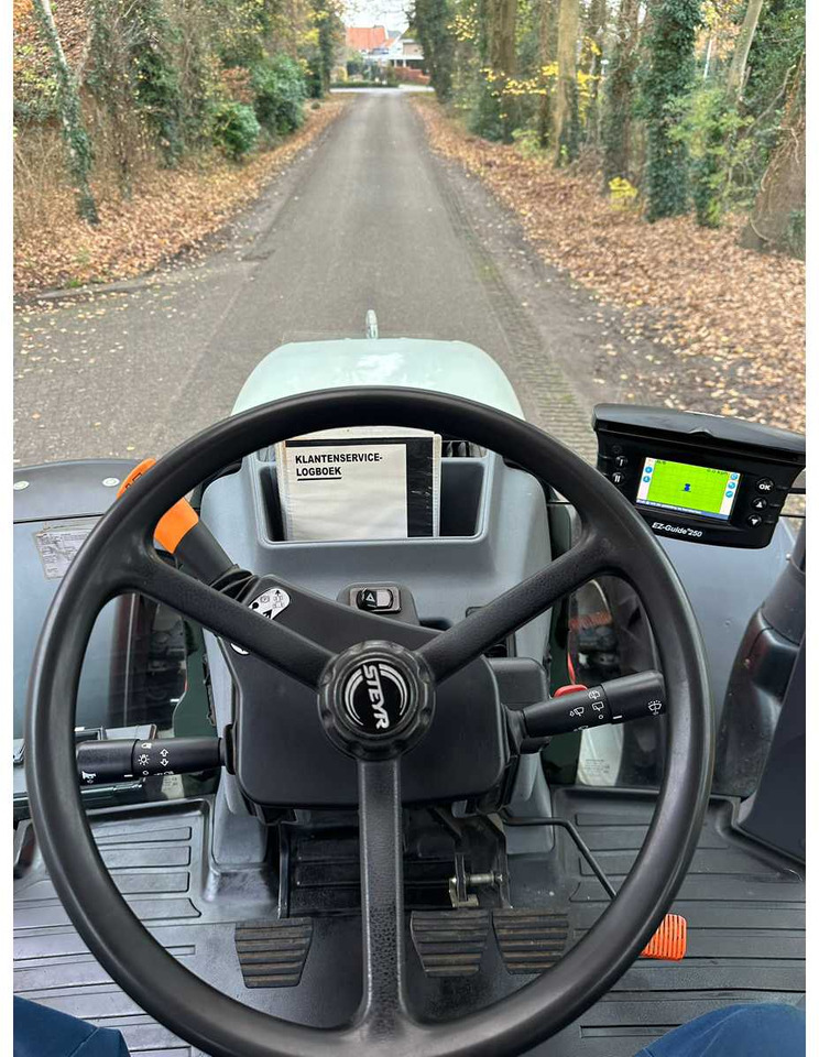 2014 STEYR 4120 PROFI CVT ALL-WHEEL DRIVE FARM TRACTOR - Trator: foto 5 2014 STEYR 4120 PROFI CVT ALL-WHEEL DRIVE FARM TRACTOR - Trator: foto 5