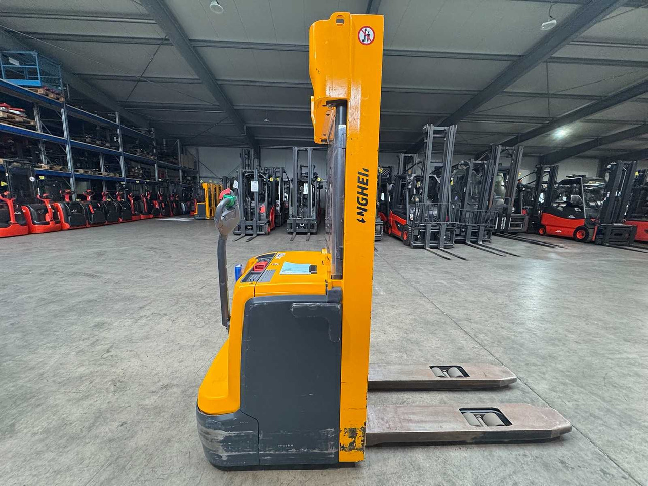 2015 JUNGHEINRICH EJC220 2,000KG STACKER PALLET TRUCK ANT FREE LIFT - Empilhador: foto 3 2015 JUNGHEINRICH EJC220 2,000KG STACKER PALLET TRUCK ANT FREE LIFT - Empilhador: foto 3