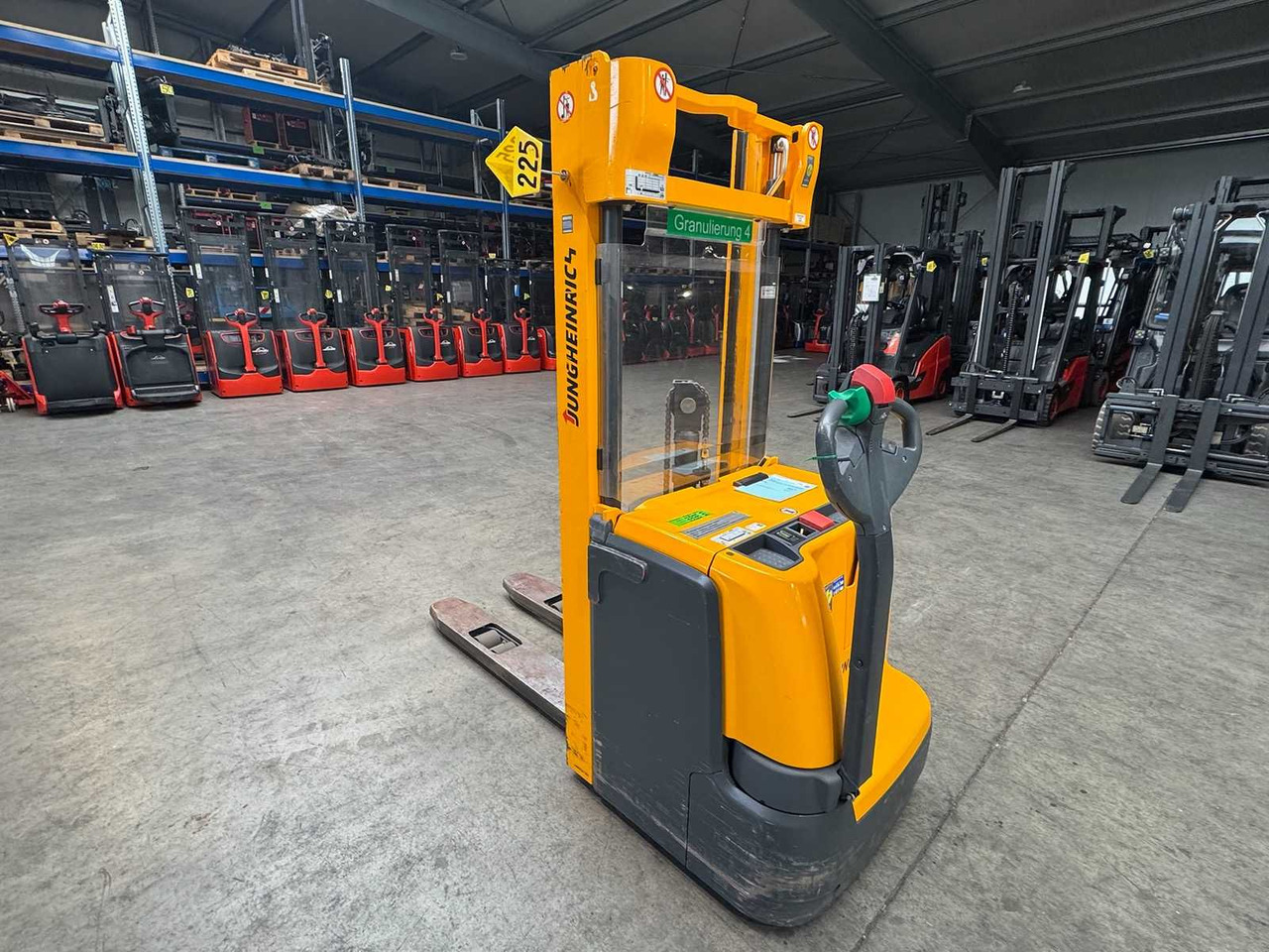 2015 SERVICE+UVV 10/2026 JUNGHEINRICH EJC220 2,000KG STACKER PALLET TRUCK ANT FREE LIFT 4,020 HOURS - Empilhador: foto 3 2015 SERVICE+UVV 10/2026 JUNGHEINRICH EJC220 2,000KG STACKER PALLET TRUCK ANT FREE LIFT 4,020 HOURS - Empilhador: foto 3