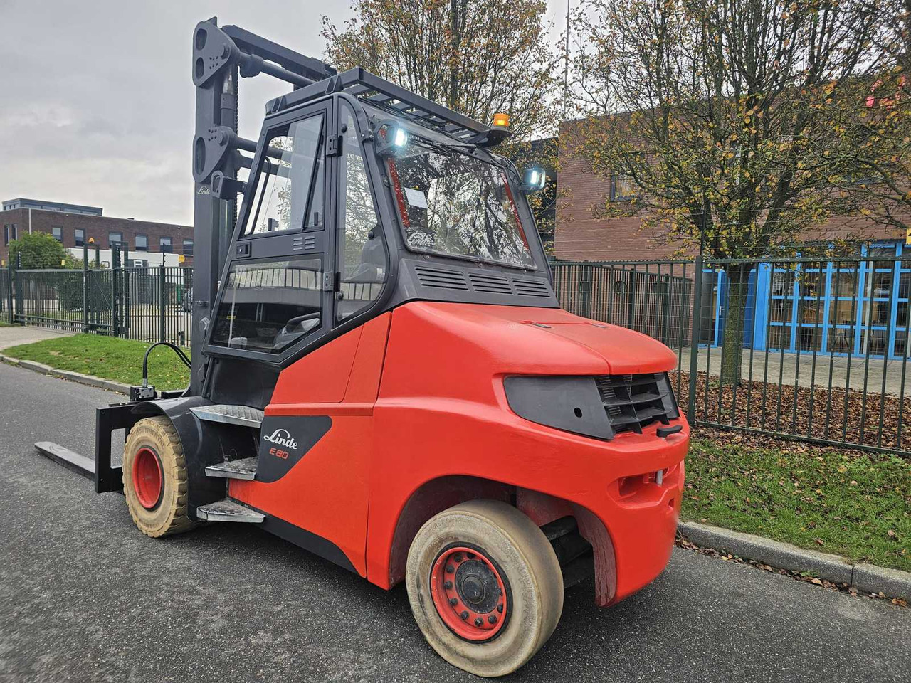 2017 LINDE E80-01/900 8000KG BATTERY 2020 FORKLIFT - Empilhador: foto 3 2017 LINDE E80-01/900 8000KG BATTERY 2020 FORKLIFT - Empilhador: foto 3