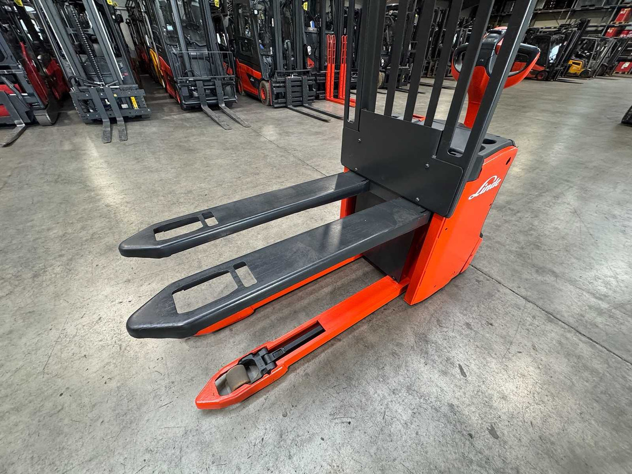 2017 LINDE T16L PALLET TRUCK ANT STACKER INITIAL STROKE 1,677 HOURS - Empilhador: foto 4 2017 LINDE T16L PALLET TRUCK ANT STACKER INITIAL STROKE 1,677 HOURS - Empilhador: foto 4