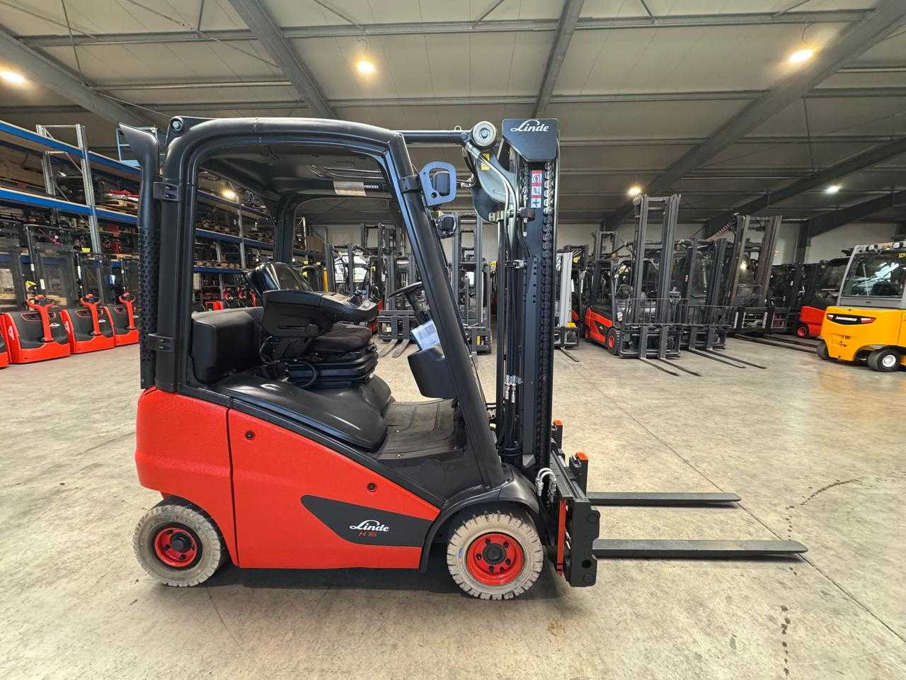 2017 SERVICE + UVV 10/2026 LINDE H16T 1,600KG 3RD + 4TH VALVE FORK ADJUSTER GAS FORKLIFT 6,710 HOURS - Empilhador: foto 2 2017 SERVICE + UVV 10/2026 LINDE H16T 1,600KG 3RD + 4TH VALVE FORK ADJUSTER GAS FORKLIFT 6,710 HOURS - Empilhador: foto 2