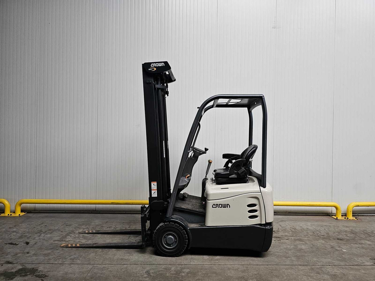 2018 CROWN SCT6010-1.3 FORKLIFT - Empilhador: foto 3 2018 CROWN SCT6010-1.3 FORKLIFT - Empilhador: foto 3