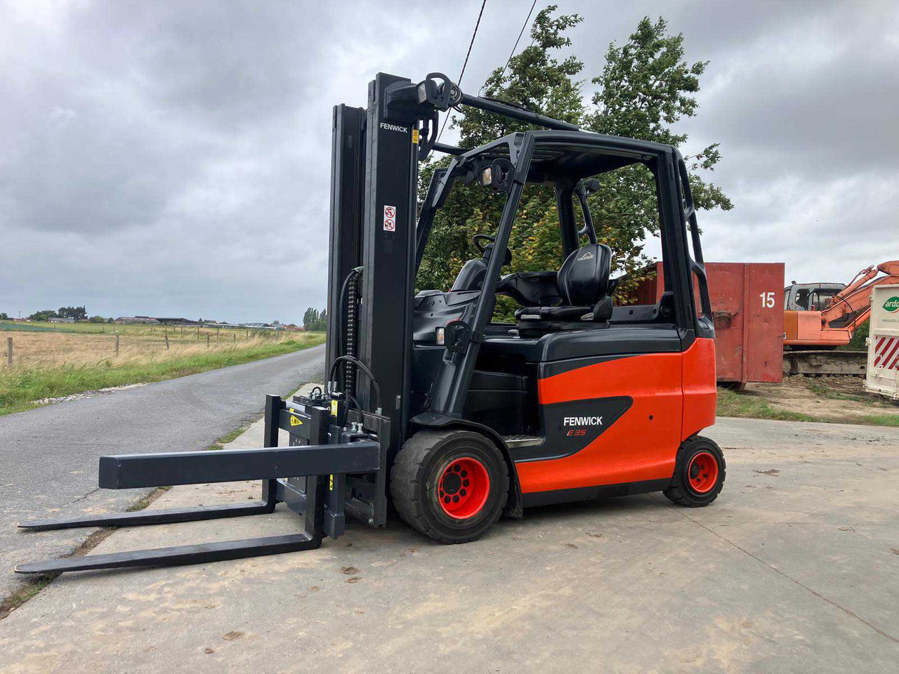 2018 LINDE E35 FORKLIFT - Empilhador: foto 1 2018 LINDE E35 FORKLIFT - Empilhador: foto 1