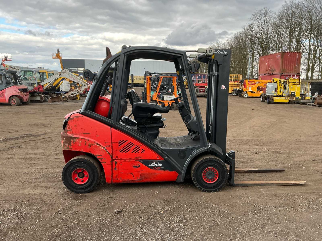 2018 LINDE H25 FORKLIFT - Empilhador: foto 4 2018 LINDE H25 FORKLIFT - Empilhador: foto 4