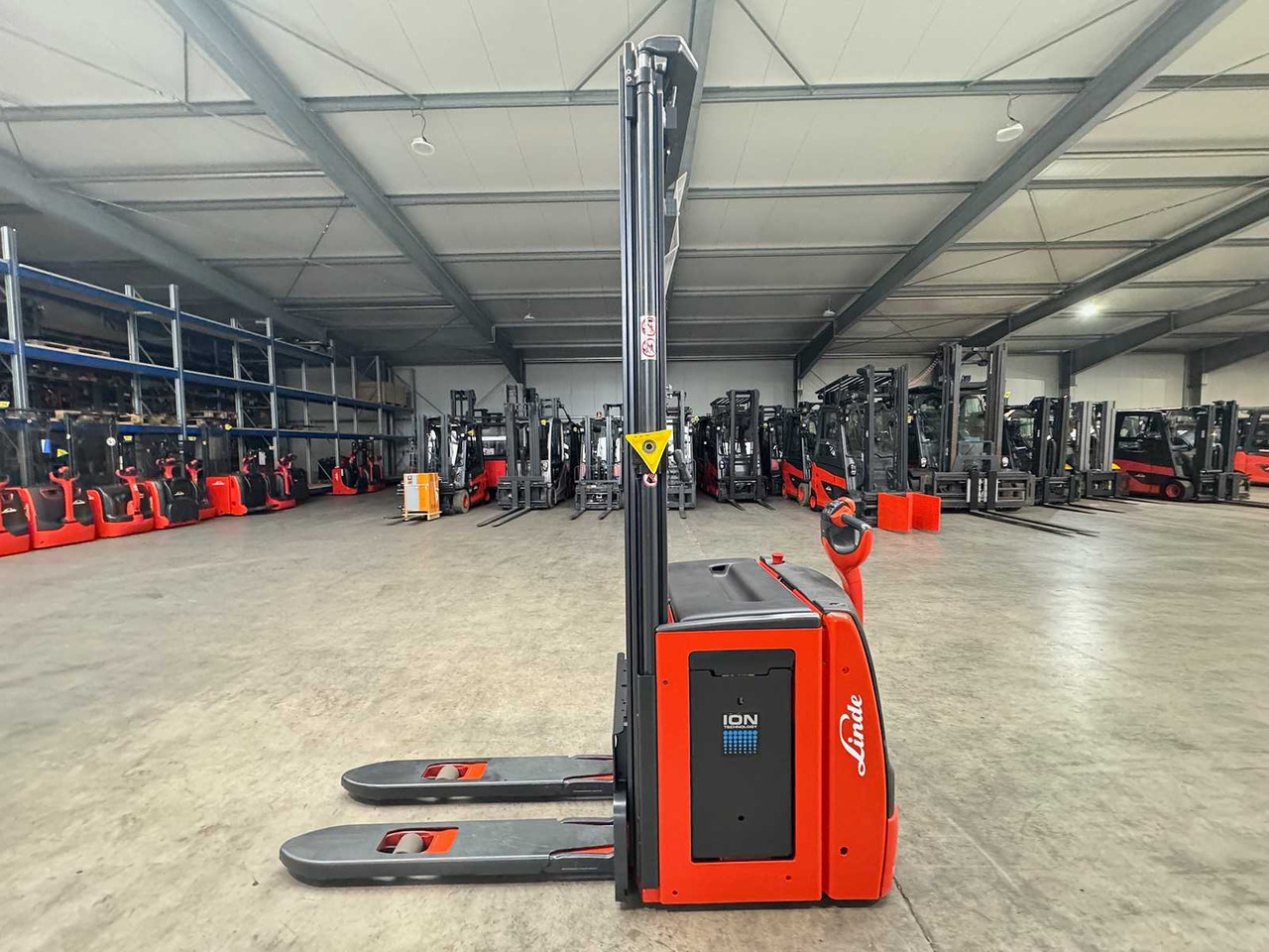 2018 SERVICE +UVV 09/2026 LINDE L14 LITHIUM LI-ION 1.400KG PALLET TRUCK ANT 2.300 HOURS - Empilhador: foto 2 2018 SERVICE +UVV 09/2026 LINDE L14 LITHIUM LI-ION 1.400KG PALLET TRUCK ANT 2.300 HOURS - Empilhador: foto 2