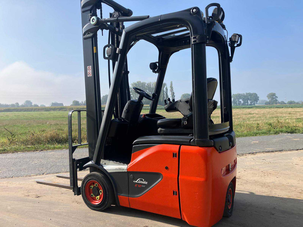 Empilhador 2019 LINDE E12 ELECTRIC FORKLIFT TRUCK: foto 8 Empilhador 2019 LINDE E12 ELECTRIC FORKLIFT TRUCK: foto 8