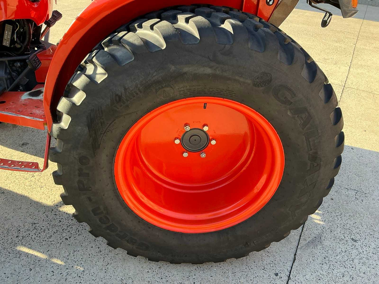 Trator 2020 KUBOTA L1361 FOUR WHEEL DRIVE FARM TRACTOR: foto 18 Trator 2020 KUBOTA L1361 FOUR WHEEL DRIVE FARM TRACTOR: foto 18