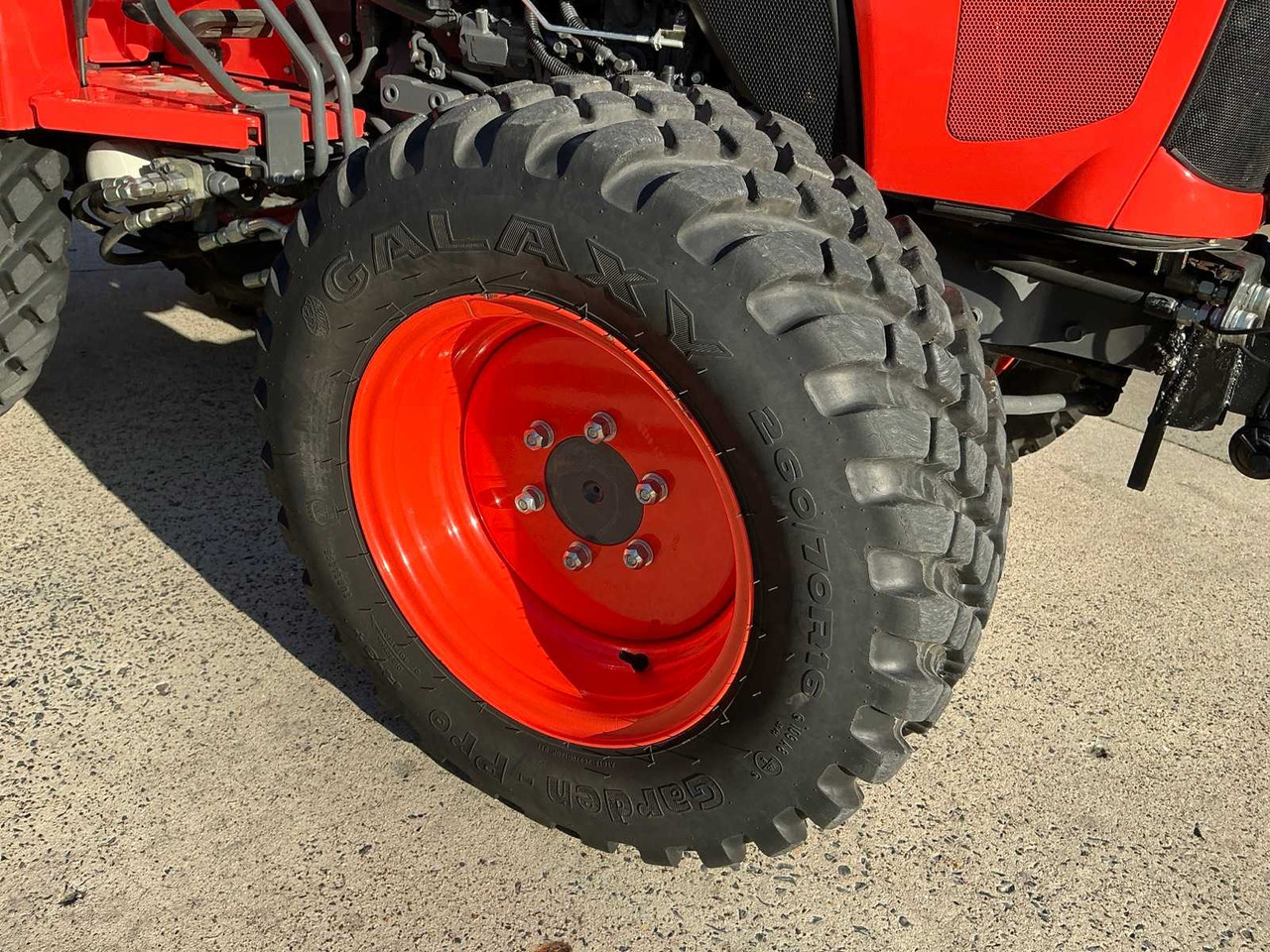 Trator 2020 KUBOTA L1361 FOUR WHEEL DRIVE FARM TRACTOR: foto 15 Trator 2020 KUBOTA L1361 FOUR WHEEL DRIVE FARM TRACTOR: foto 15