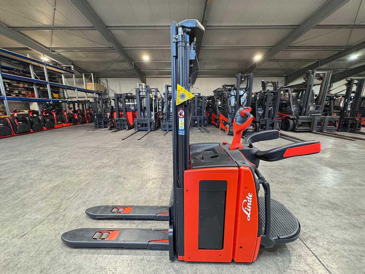 2020 SERVICE +UVV 09/2026 LINDE L14AP EVO 1.400KG PALLET TRUCK ANT 4.617 HOURS - Empilhador: foto 1 2020 SERVICE +UVV 09/2026 LINDE L14AP EVO 1.400KG PALLET TRUCK ANT 4.617 HOURS - Empilhador: foto 1