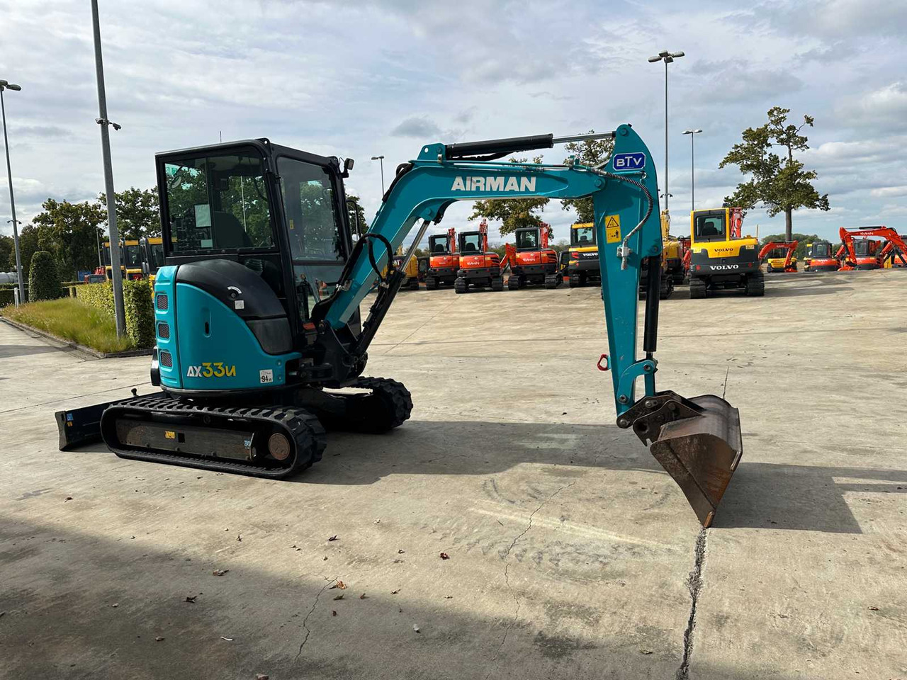 AIRMAN - 2023 - AX33U-7 - MIDI EXCAVATOR - Escavadeira: foto 3 AIRMAN - 2023 - AX33U-7 - MIDI EXCAVATOR - Escavadeira: foto 3