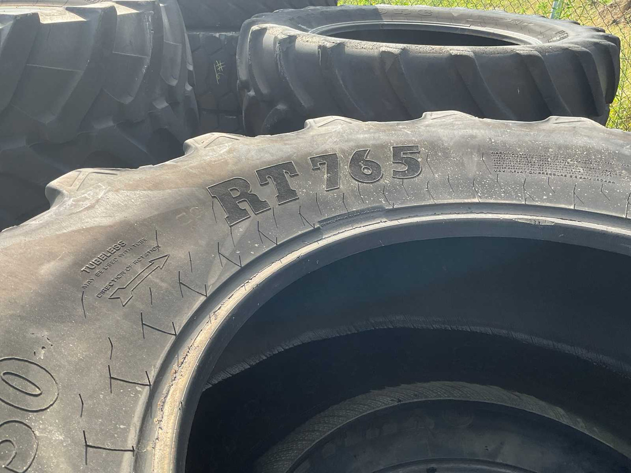Agrimax RT 765 - Jantes e pneus para Trator: foto 4 Agrimax RT 765 - Jantes e pneus para Trator: foto 4