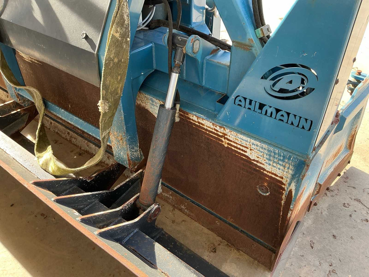 Ahlmann Ahlmac 2600 - Maquina para lavrar a terra: foto 4 Ahlmann Ahlmac 2600 - Maquina para lavrar a terra: foto 4