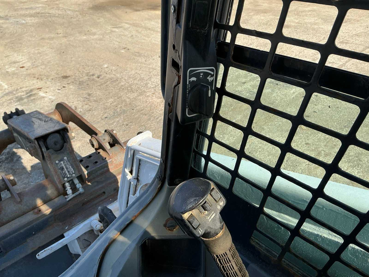 Mini pá carregadora de rastos BOBCAT - S450 - COMPACT LOADER - 2021: foto 28 Mini pá carregadora de rastos BOBCAT - S450 - COMPACT LOADER - 2021: foto 28