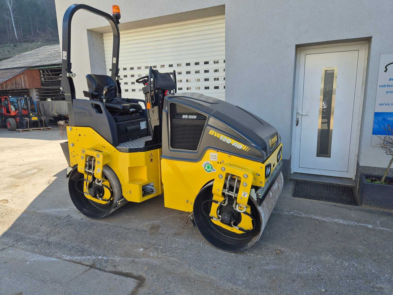 BOMAG BW 120 AD-5 - Compactador de asfalto: foto 2 BOMAG BW 120 AD-5 - Compactador de asfalto: foto 2