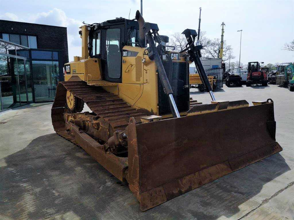 CATERPILLAR D6T LGP - Buldôzer: foto 4 CATERPILLAR D6T LGP - Buldôzer: foto 4