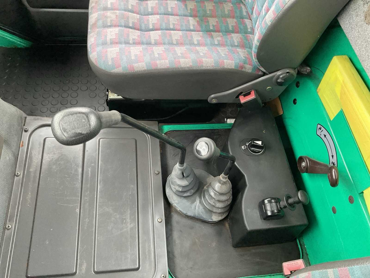 Camião 1998 MERCEDES-BENZ UNIMOG TRUCK: foto 10