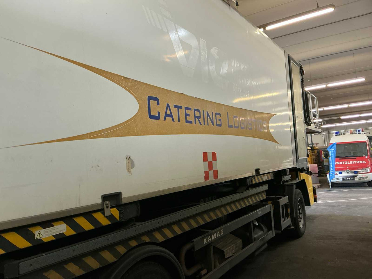 2001 MERCEDES-BENZ WBC22 CATERING TRUCK - Camião: foto 3 2001 MERCEDES-BENZ WBC22 CATERING TRUCK - Camião: foto 3