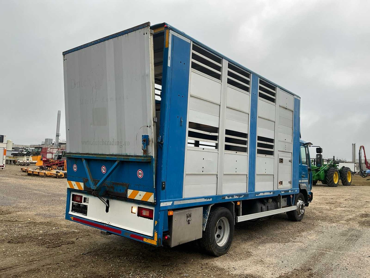 2004 VOLVO FL6L 4X2R LIVESTOCK TRUCK - Camião: foto 4 2004 VOLVO FL6L 4X2R LIVESTOCK TRUCK - Camião: foto 4