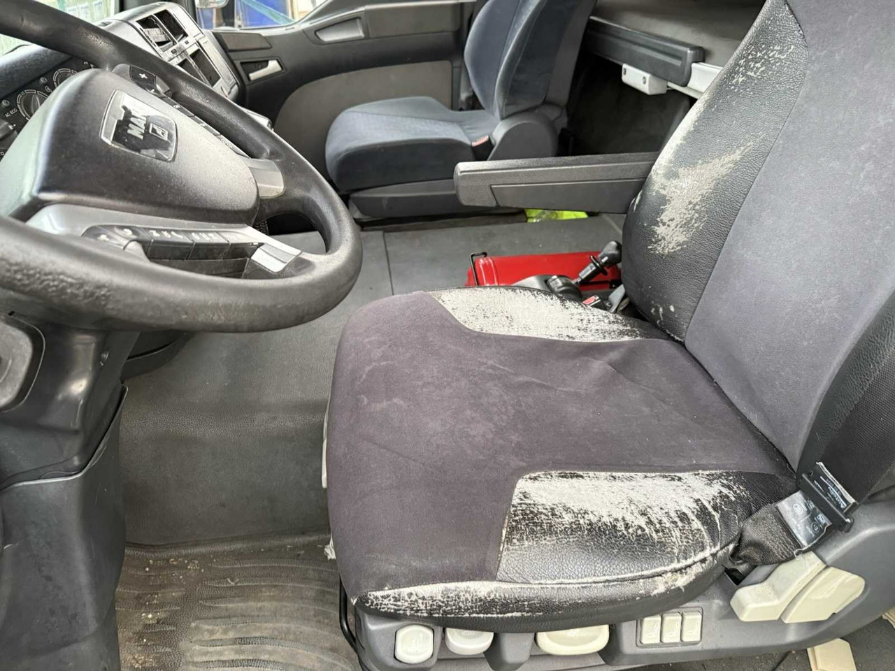 Camião 2006 MAN TGA 18.390 TRACTOR - AIR CONDITIONING AND WEBASTO - AUTOMATIC: foto 7