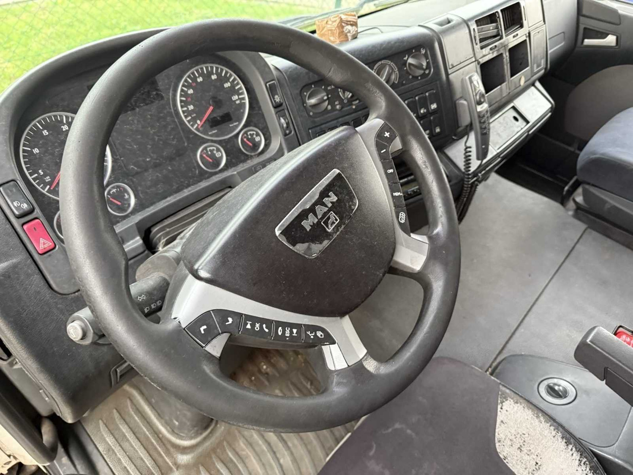 Camião 2006 MAN TGA 18.390 TRACTOR - AIR CONDITIONING AND WEBASTO - AUTOMATIC: foto 9