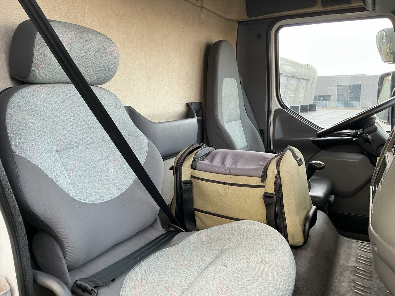 Camião 2006 RENAULT MIDLUM 220 DCI TRUCK: foto 39