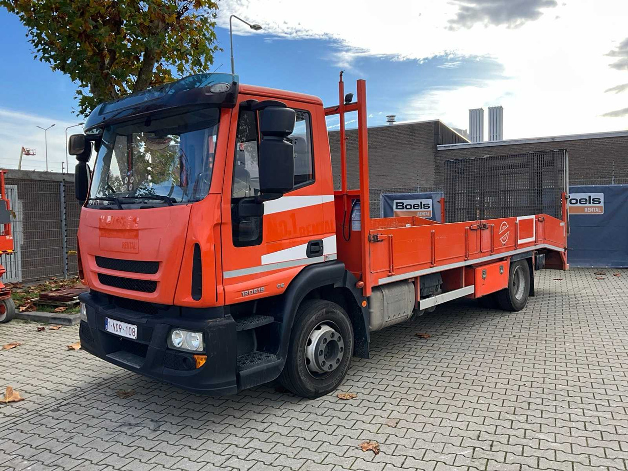 2015 IVECO EUROCARGO 120E19 RAMP TRUCK - Camião: foto 1 2015 IVECO EUROCARGO 120E19 RAMP TRUCK - Camião: foto 1