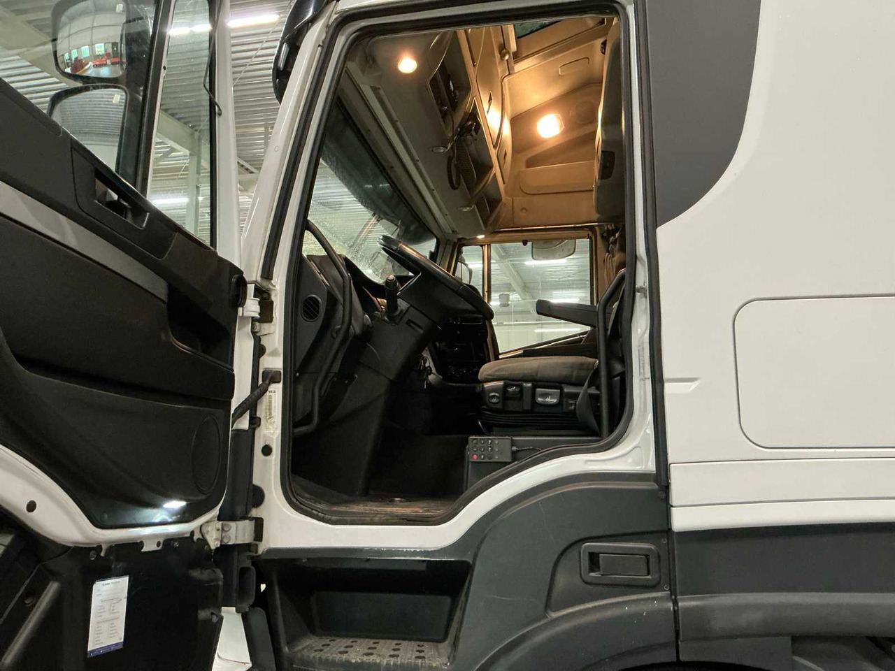 Camião 2015 IVECO TRUCK: foto 14