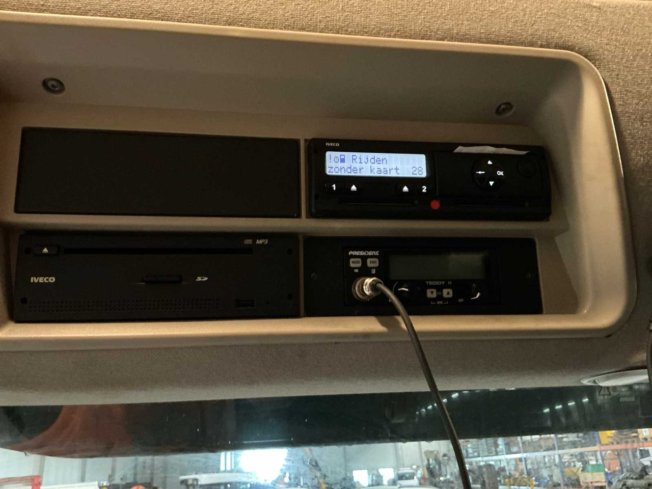 Camião 2015 IVECO TRUCK: foto 16