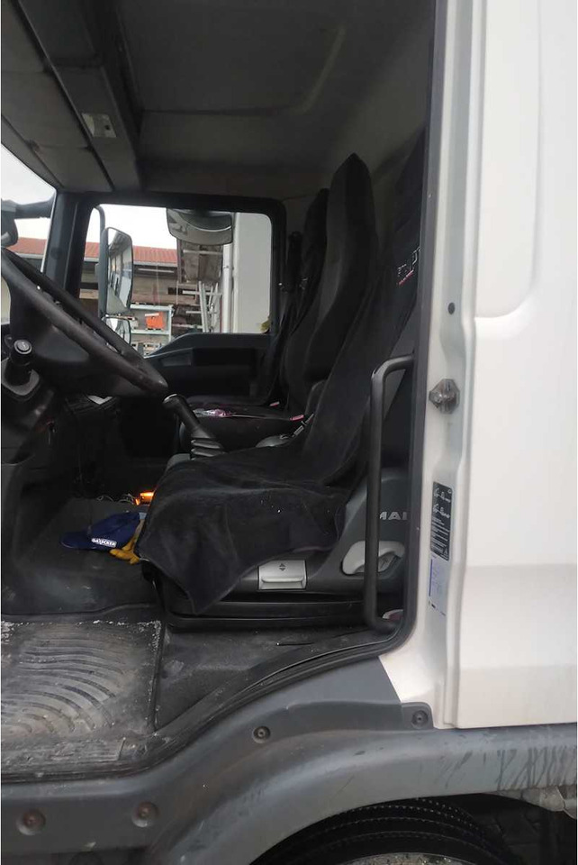 MAN - TGL02 - 2010 - TRUCKS - Camião: foto 3 MAN - TGL02 - 2010 - TRUCKS - Camião: foto 3