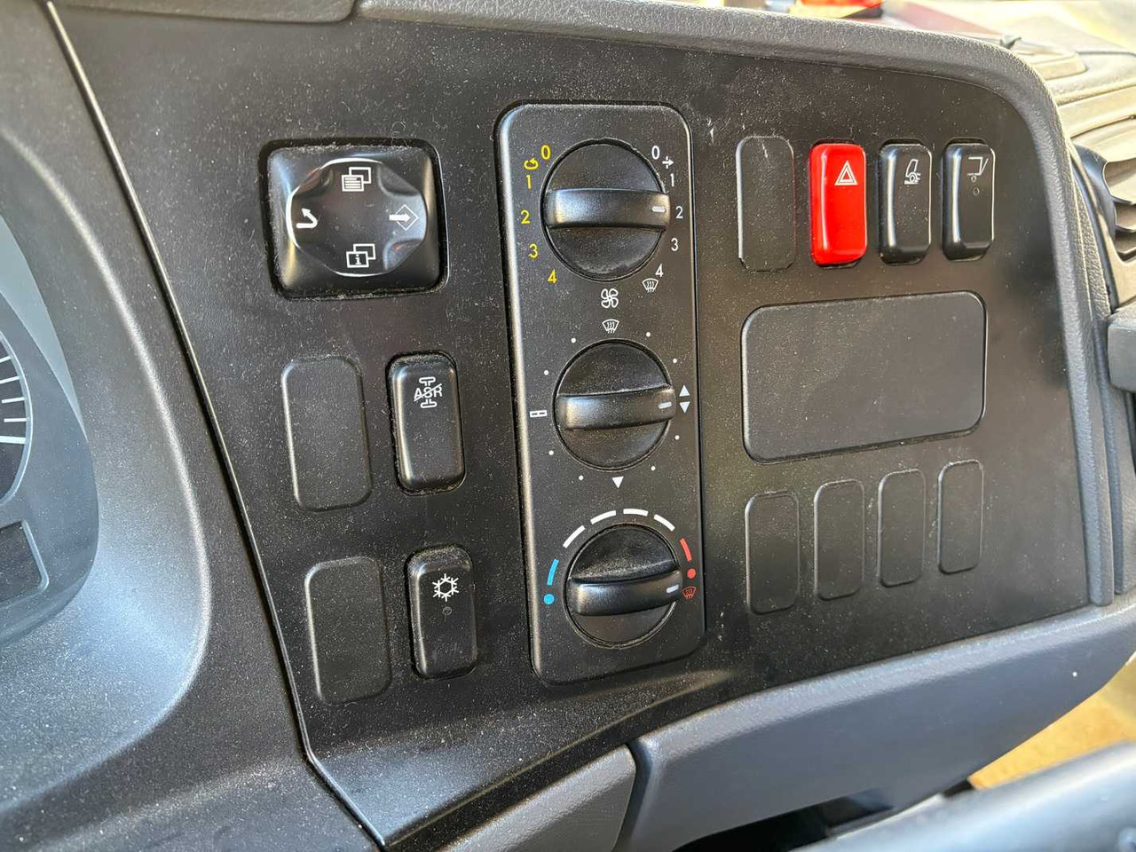 Camião MERCEDES-BENZ ATEGO 1222 TRUCK TRUCK: foto 25 Camião MERCEDES-BENZ ATEGO 1222 TRUCK TRUCK: foto 25