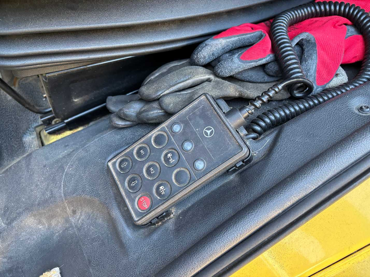 Camião MERCEDES-BENZ ATEGO 1222 TRUCK TRUCK: foto 32 Camião MERCEDES-BENZ ATEGO 1222 TRUCK TRUCK: foto 32