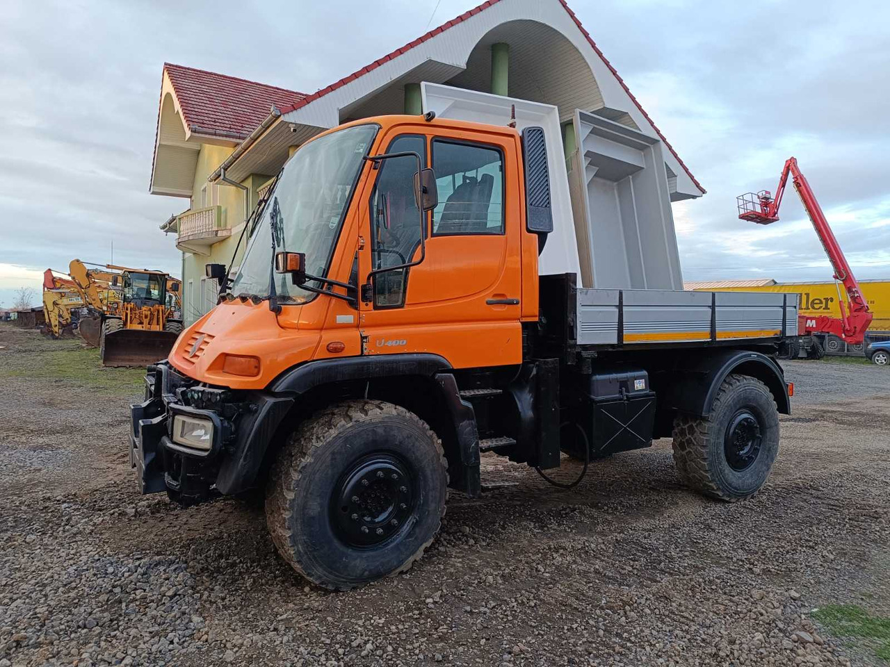 UNIMOG - U 400 - TRUCK - 2001 - Camião: foto 1 UNIMOG - U 400 - TRUCK - 2001 - Camião: foto 1