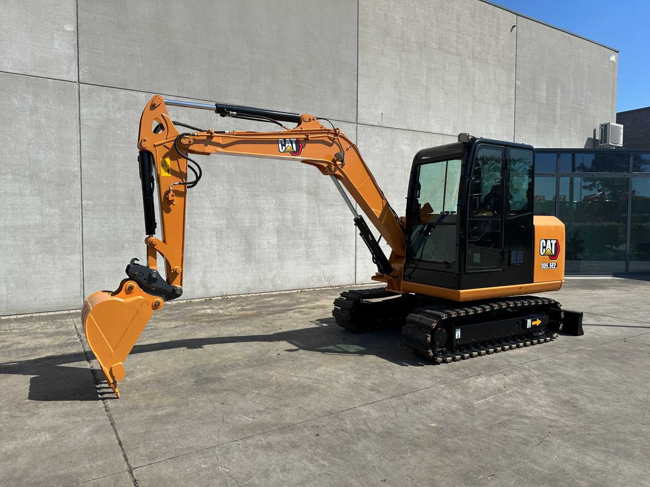Caterpillar 305.5E2 - Escavadora de rastos: foto 1 Caterpillar 305.5E2 - Escavadora de rastos: foto 1