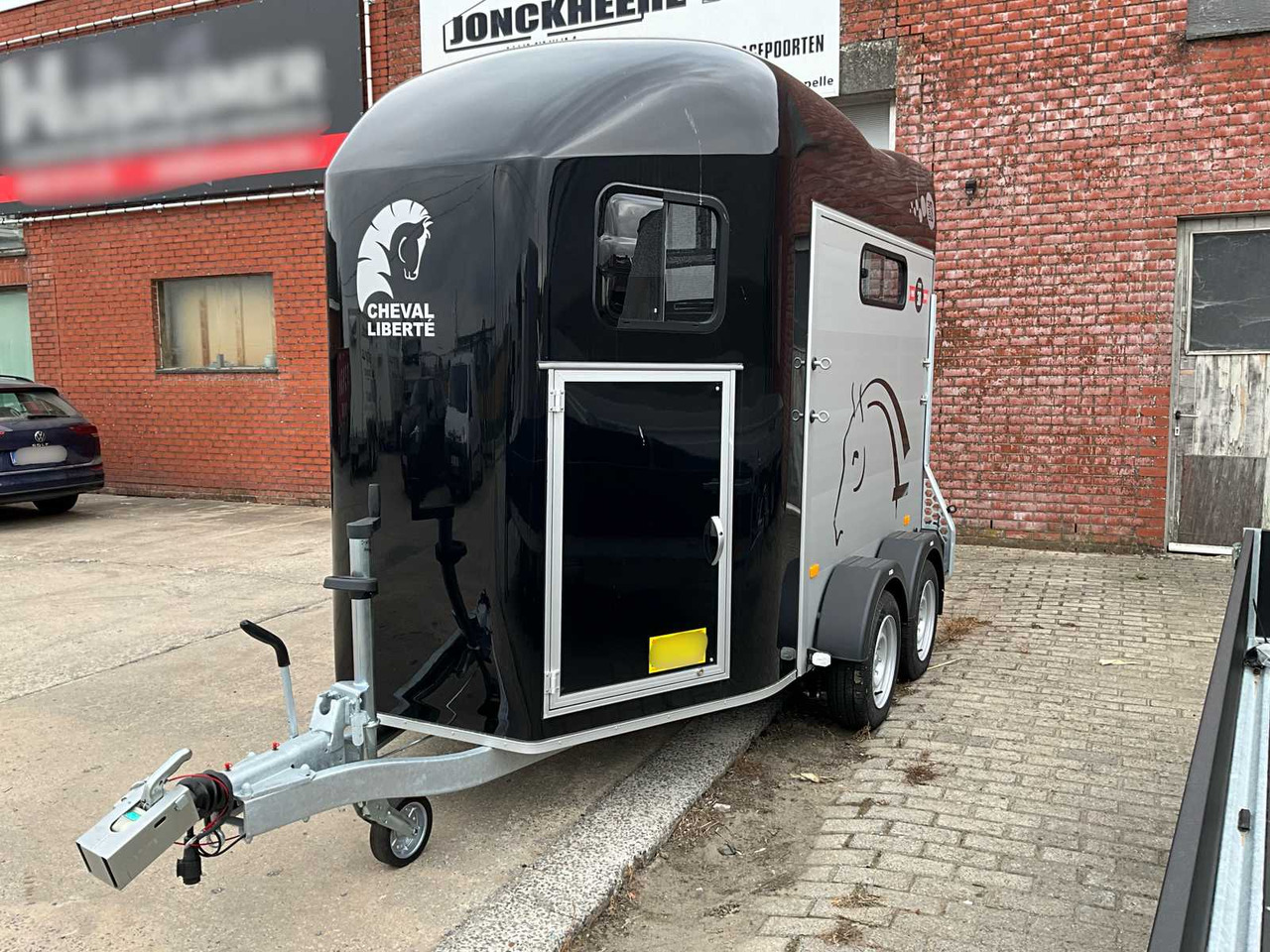 Cheval Liberté - Reboque transporte de gado: foto 1 Cheval Liberté - Reboque transporte de gado: foto 1