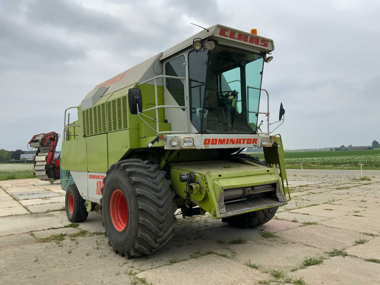 Claas Dominator 108 SL - Ceifeira debulhadora: foto 5 Claas Dominator 108 SL - Ceifeira debulhadora: foto 5