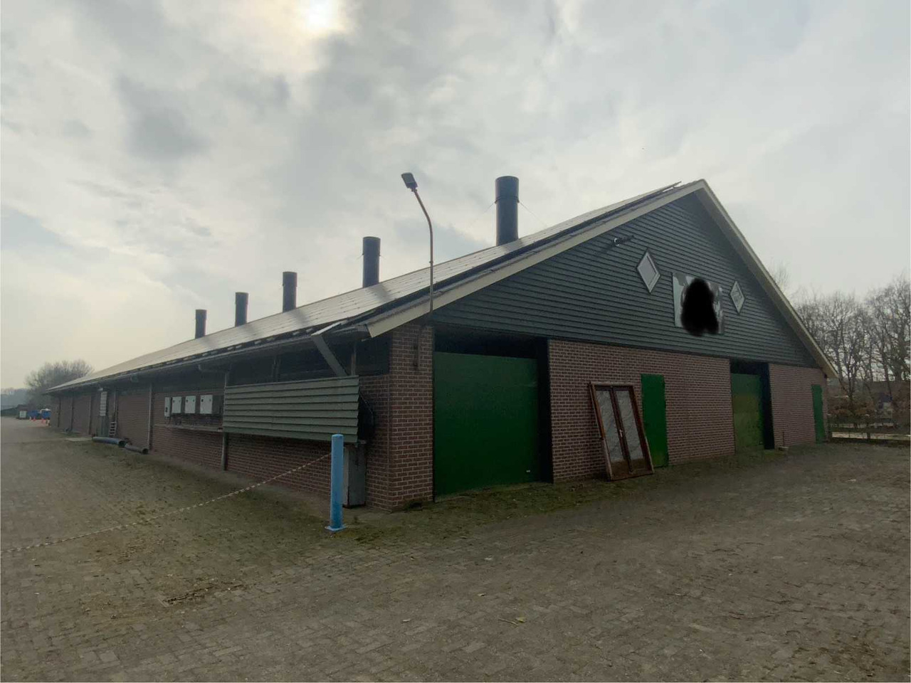Complete prefab barn with solar panel installation - Equipamento de gado: foto 2 Complete prefab barn with solar panel installation - Equipamento de gado: foto 2