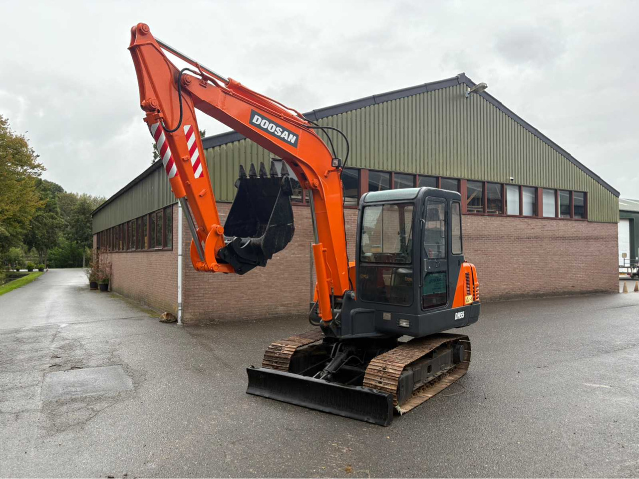 DOOSAN DH55-V MIDI EXCAVATOR - Escavadeira: foto 1 DOOSAN DH55-V MIDI EXCAVATOR - Escavadeira: foto 1