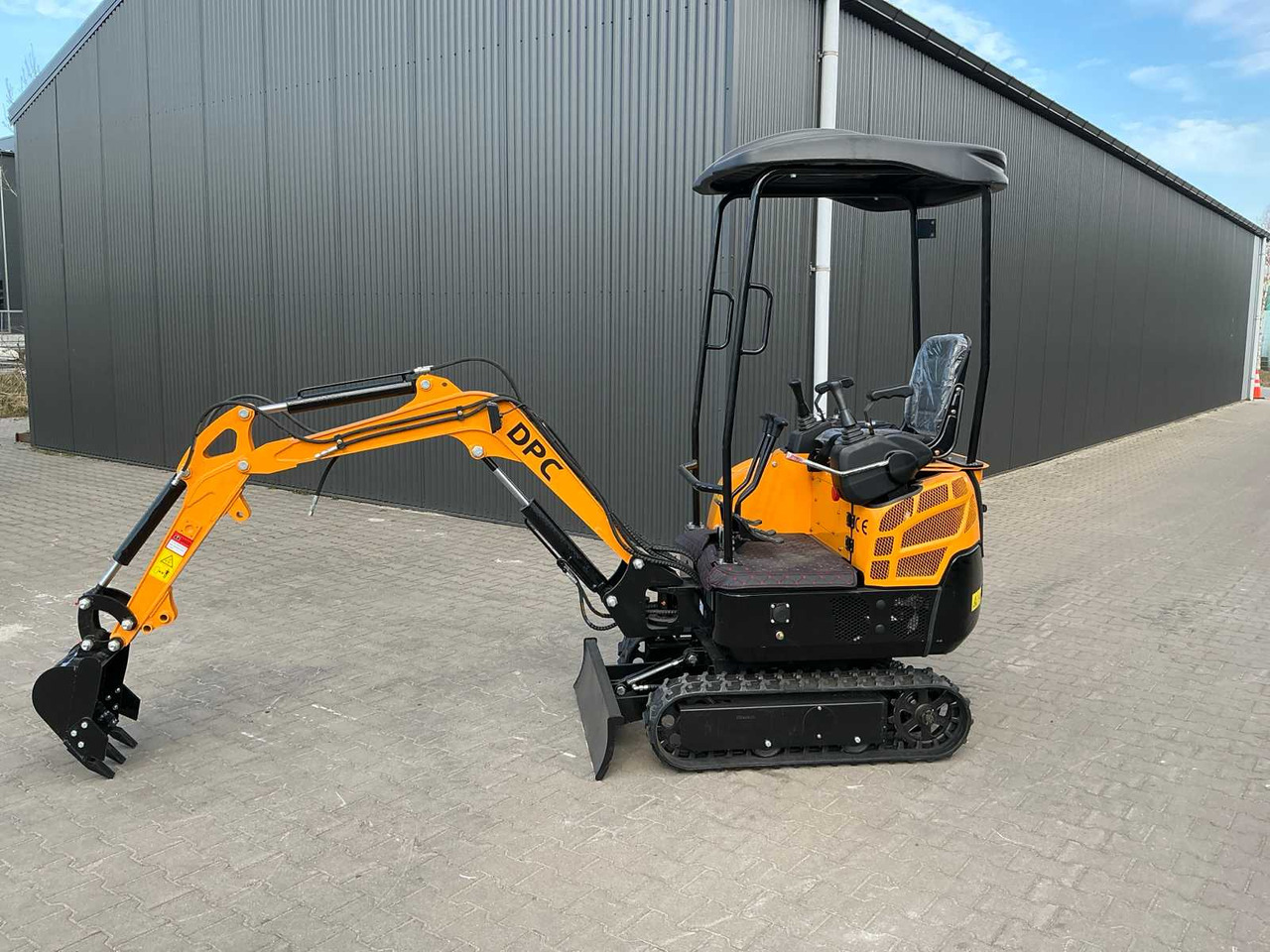 DPC HT15L-E ELECTRIC MINI EXCAVATOR (BATTERY PACK INCLUDED) - Mini escavadeira: foto 3 DPC HT15L-E ELECTRIC MINI EXCAVATOR (BATTERY PACK INCLUDED) - Mini escavadeira: foto 3