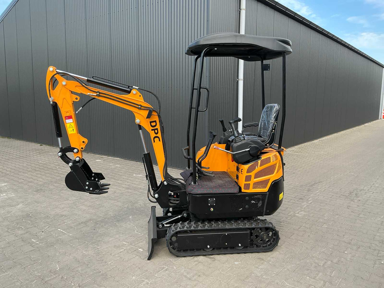 DPC HT15L-E ELECTRIC MINI EXCAVATOR (BATTERY PACK INCLUDED) - Mini escavadeira: foto 4 DPC HT15L-E ELECTRIC MINI EXCAVATOR (BATTERY PACK INCLUDED) - Mini escavadeira: foto 4