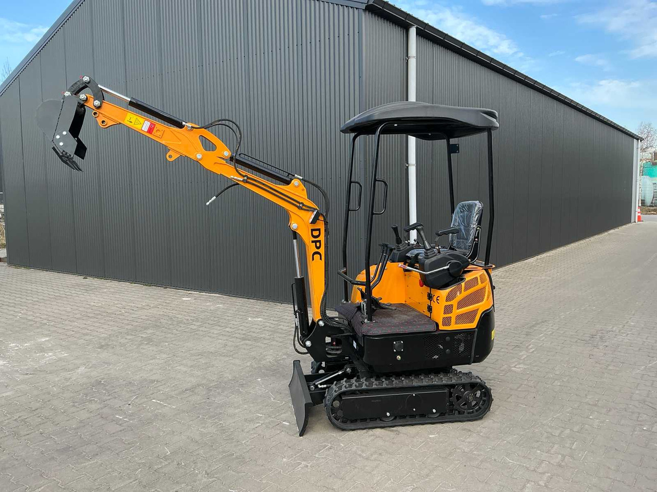 DPC HT15L-E ELECTRIC MINI EXCAVATOR (BATTERY PACK INCLUDED) - Mini escavadeira: foto 5 DPC HT15L-E ELECTRIC MINI EXCAVATOR (BATTERY PACK INCLUDED) - Mini escavadeira: foto 5