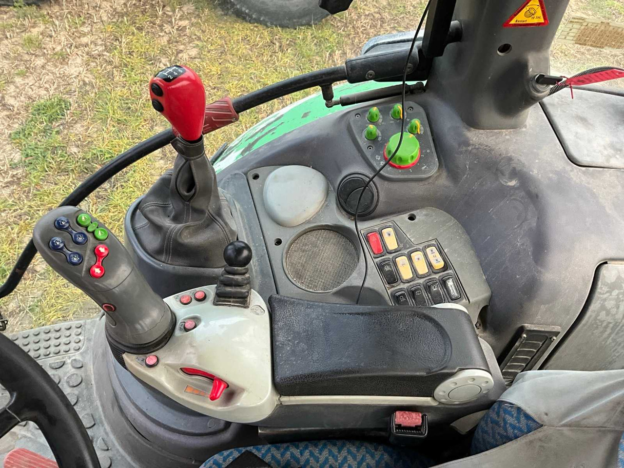 Trator Deutz-Fahr Agrotron 265: foto 10