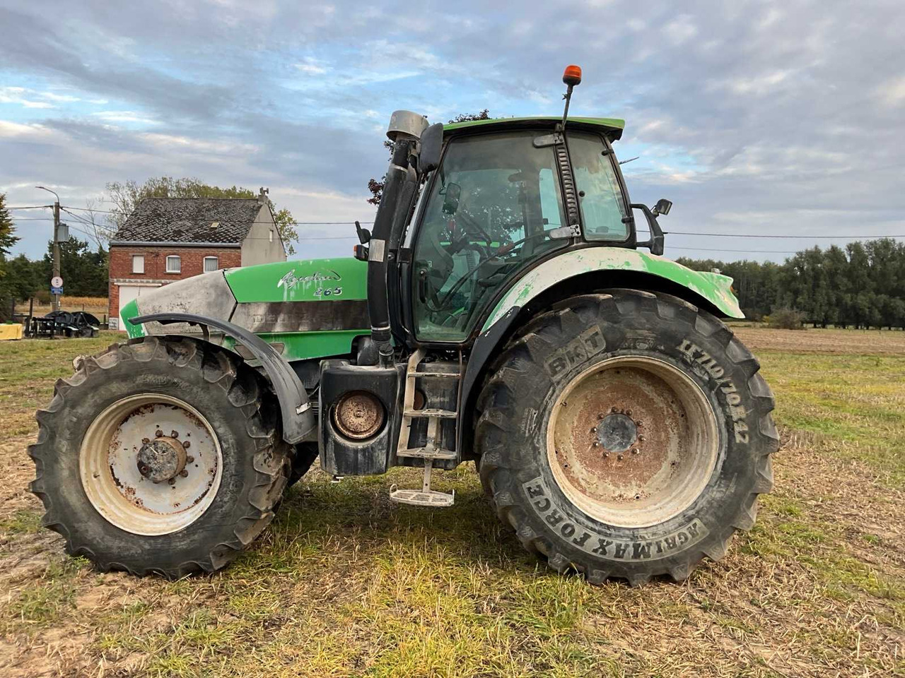 Trator Deutz-Fahr Agrotron 265: foto 8