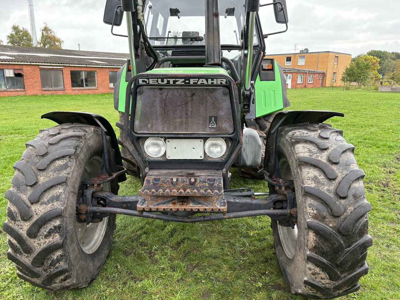 Deutz-Fahr DX 6.05 - Trator: foto 2 Deutz-Fahr DX 6.05 - Trator: foto 2