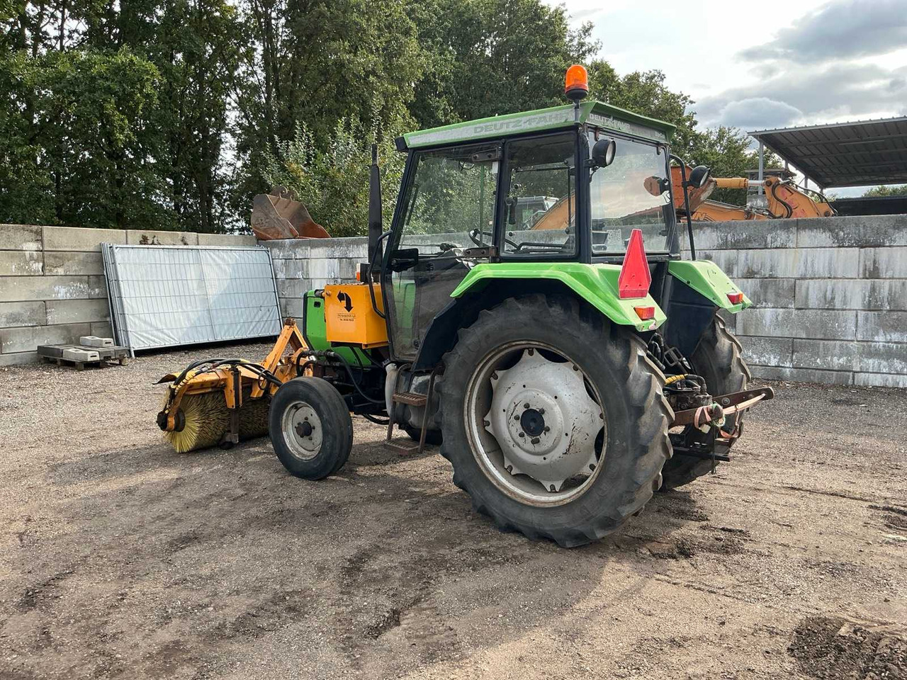 Deutz-Fahr DX3.30 - Trator: foto 3 Deutz-Fahr DX3.30 - Trator: foto 3