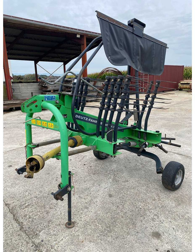 Deutz Fahr SWATMASTER 3421 - Máquina para produção de feno: foto 1 Deutz Fahr SWATMASTER 3421 - Máquina para produção de feno: foto 1