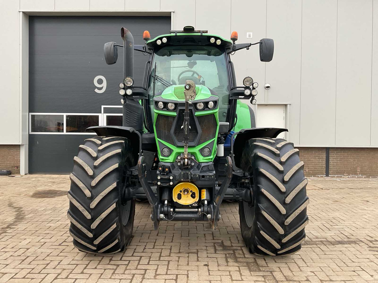 Deutz-fahr 6175.4 TTV Agrotron - Trator: foto 2 Deutz-fahr 6175.4 TTV Agrotron - Trator: foto 2